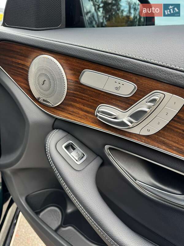 Седан Mercedes-Benz C-Class 2019 в Києві фото 35 Седан Mercedes-Benz C-Class 2019 в Києві