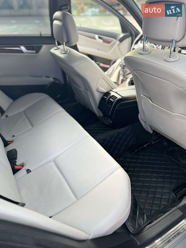 Седан Mercedes-Benz C-Class 2011 в Івано-Франківську фото 16 Седан Mercedes-Benz C-Class 2011 в Івано-Франківську