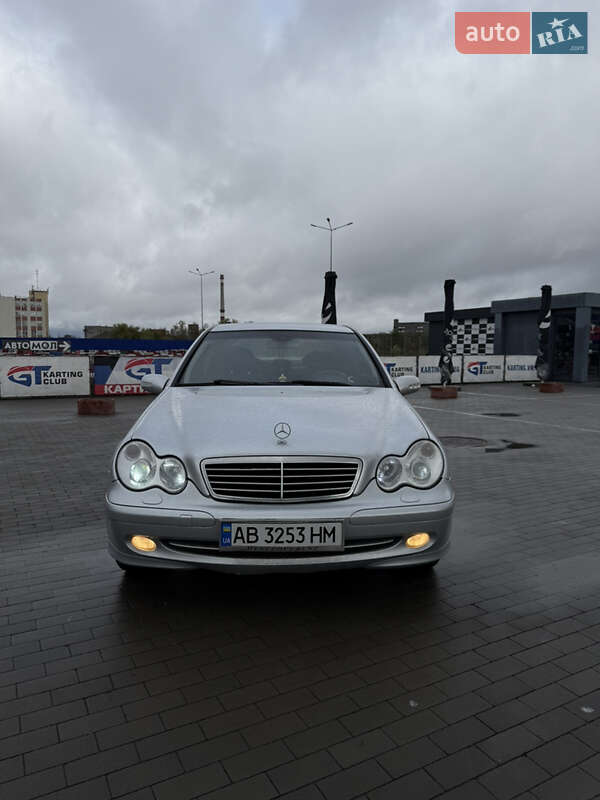 Седан Mercedes-Benz C-Class 2007 в Виннице