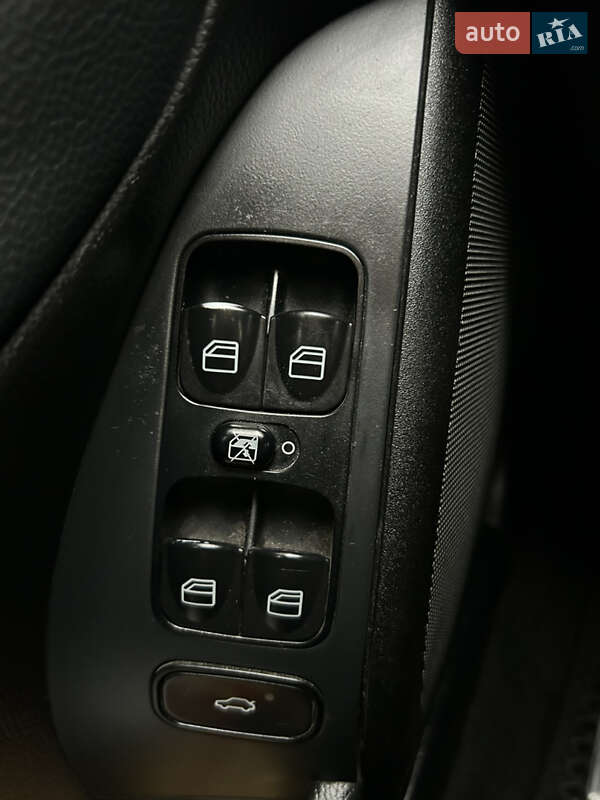 Седан Mercedes-Benz C-Class 2007 в Виннице