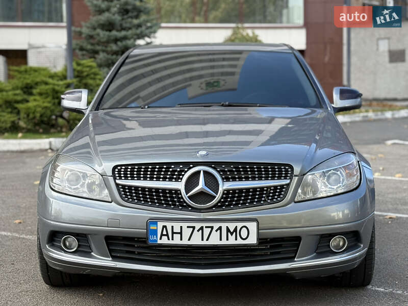 Седан Mercedes-Benz C-Class 2008 в Днепре