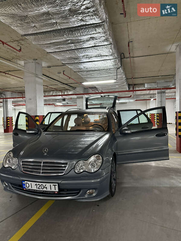 Універсал Mercedes-Benz C-Class 2004 в Ізмаїлі фото 11 Універсал Mercedes-Benz C-Class 2004 в Ізмаїлі