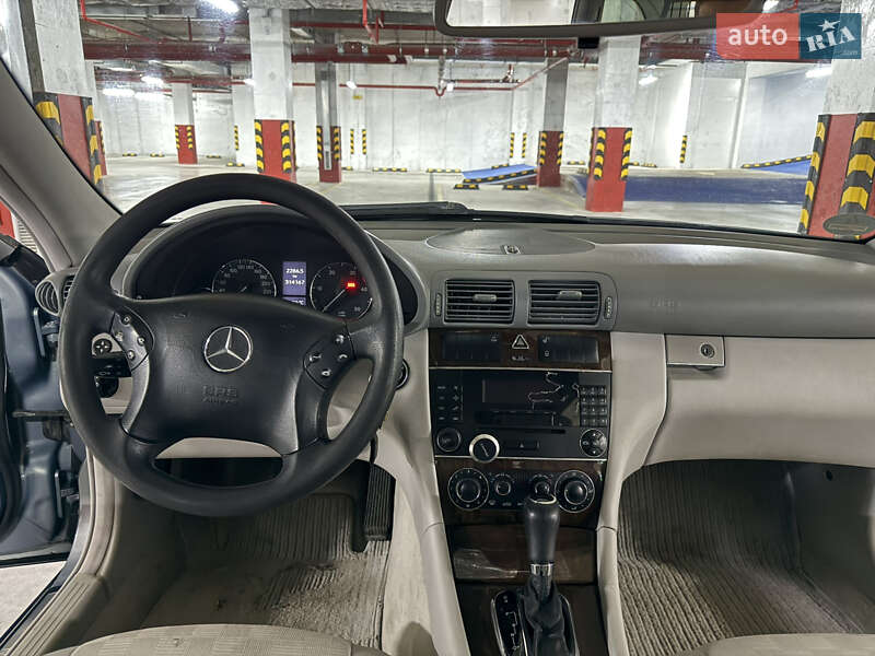 Універсал Mercedes-Benz C-Class 2004 в Ізмаїлі фото 15 Універсал Mercedes-Benz C-Class 2004 в Ізмаїлі