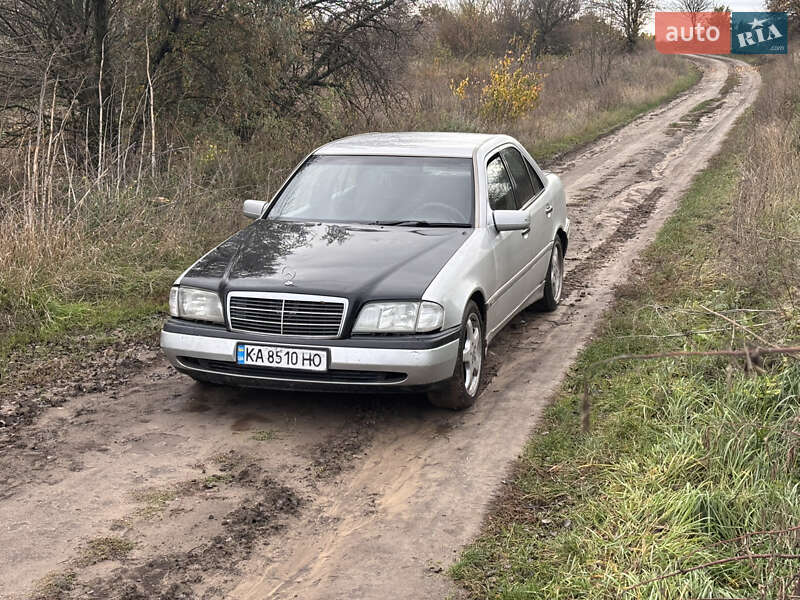 Седан Mercedes-Benz C-Class 1995 в Олександрії