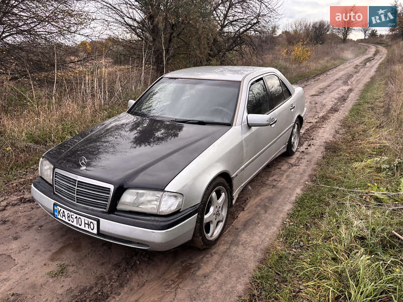 Седан Mercedes-Benz C-Class 1995 в Олександрії