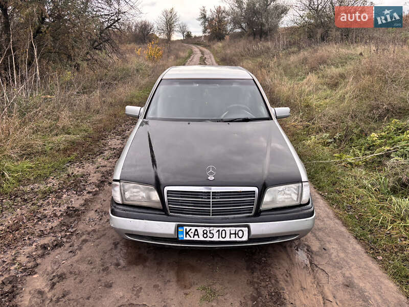 Седан Mercedes-Benz C-Class 1995 в Олександрії