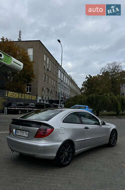Купе Mercedes-Benz C-Class 2004 в 