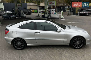Купе Mercedes-Benz C-Class 2004 в 