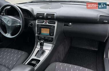 Купе Mercedes-Benz C-Class 2004 в 