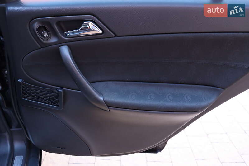 Седан Mercedes-Benz C-Class 2002 в Львове фото 23 Седан Mercedes-Benz C-Class 2002 в Львове
