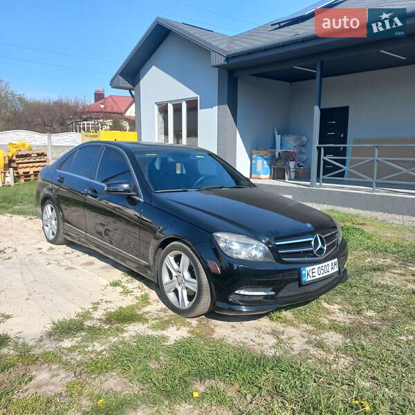 Седан Mercedes-Benz C-Class 2010 в Днепре