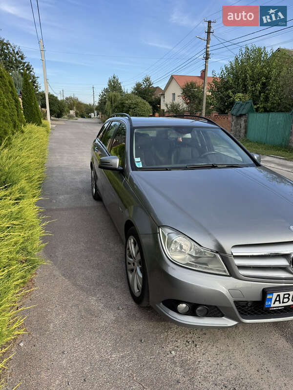 Универсал Mercedes-Benz C-Class 2011 в Виннице