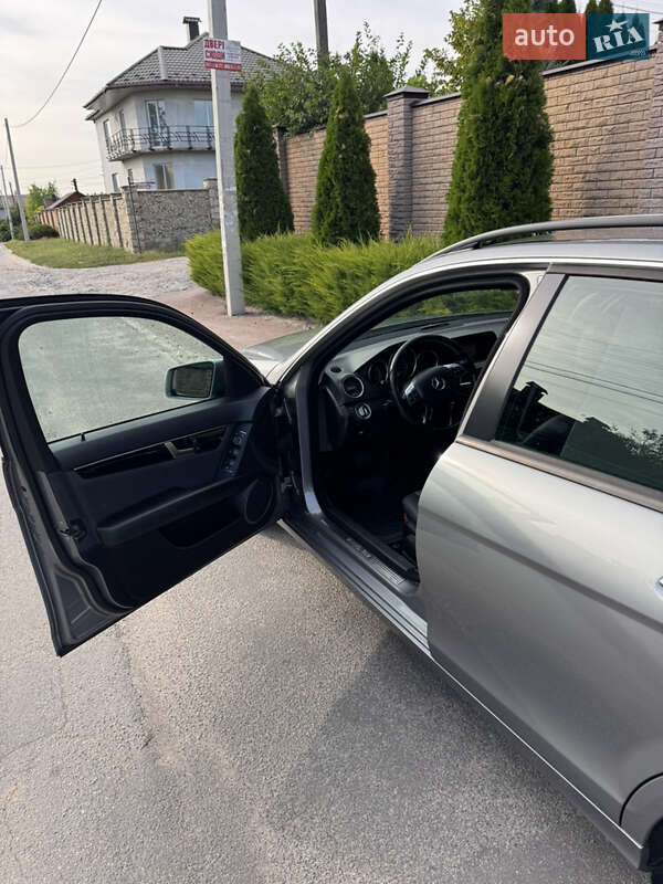 Универсал Mercedes-Benz C-Class 2011 в Виннице