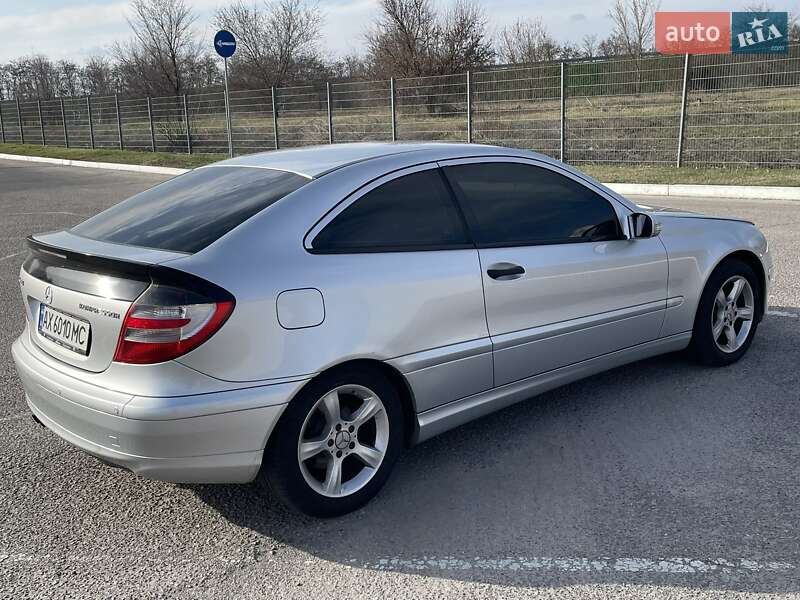 Купе Mercedes-Benz C-Class 2004 в Новій Водолагі фото 8 Купе Mercedes-Benz C-Class 2004 в Новій Водолагі
