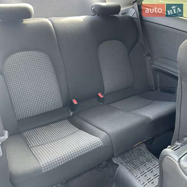 Купе Mercedes-Benz C-Class 2004 в Новій Водолагі фото 18 Купе Mercedes-Benz C-Class 2004 в Новій Водолагі