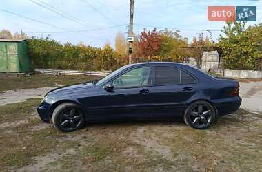Седан Mercedes-Benz C-Class 2000 в 