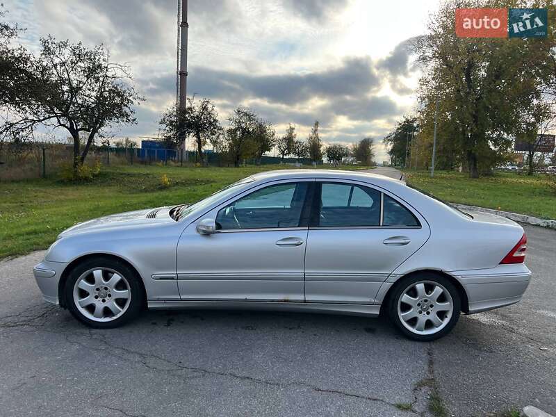Седан Mercedes-Benz C-Class 2003 в Киеве фото 3 Седан Mercedes-Benz C-Class 2003 в Киеве