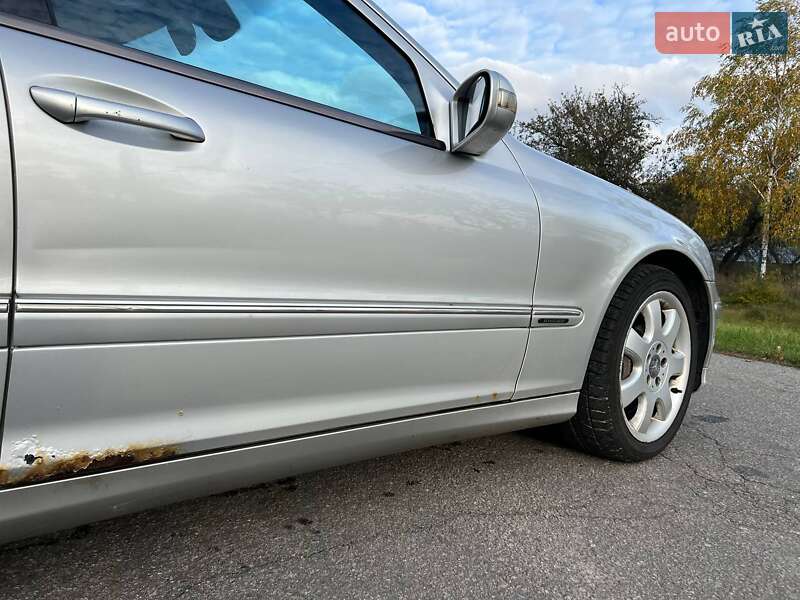 Седан Mercedes-Benz C-Class 2003 в Киеве фото 17 Седан Mercedes-Benz C-Class 2003 в Киеве