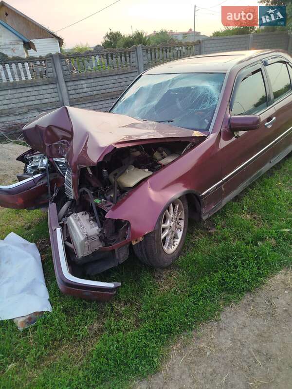 Седан Mercedes-Benz C-Class 1995 в Яготине фото 4 Седан Mercedes-Benz C-Class 1995 в Яготине