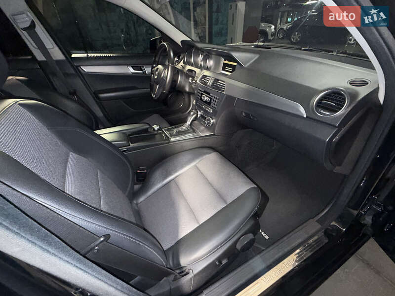 Седан Mercedes-Benz C-Class 2011 в Харкові фото 6 Седан Mercedes-Benz C-Class 2011 в Харкові