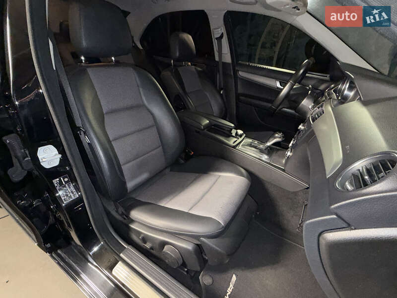 Седан Mercedes-Benz C-Class 2011 в Харкові фото 33 Седан Mercedes-Benz C-Class 2011 в Харкові