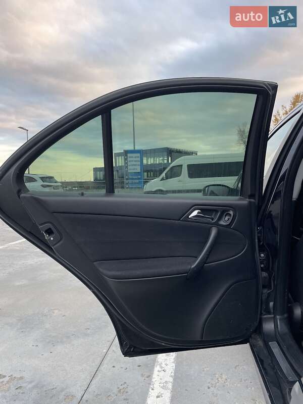 Седан Mercedes-Benz C-Class 2006 в Києві фото 18 Седан Mercedes-Benz C-Class 2006 в Києві