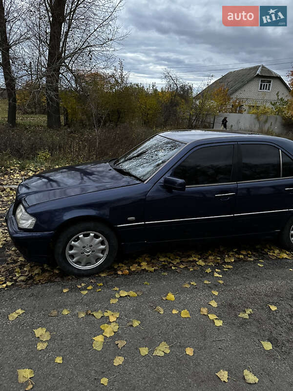 Седан Mercedes-Benz C-Class 1997 в Ромнах фото 4 Седан Mercedes-Benz C-Class 1997 в Ромнах