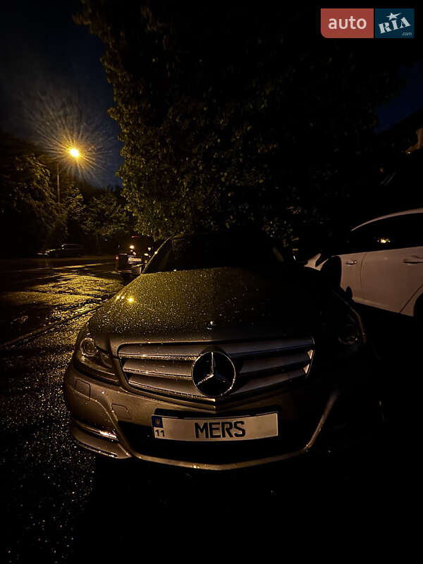 Седан Mercedes-Benz C-Class 2013 в Киеве фото 32 Седан Mercedes-Benz C-Class 2013 в Киеве