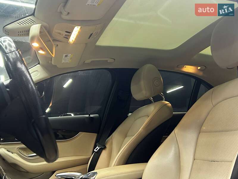 Седан Mercedes-Benz C-Class 2015 в Чернівцях