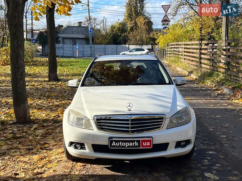 Универсал Mercedes-Benz C-Class 2010 в Киеве