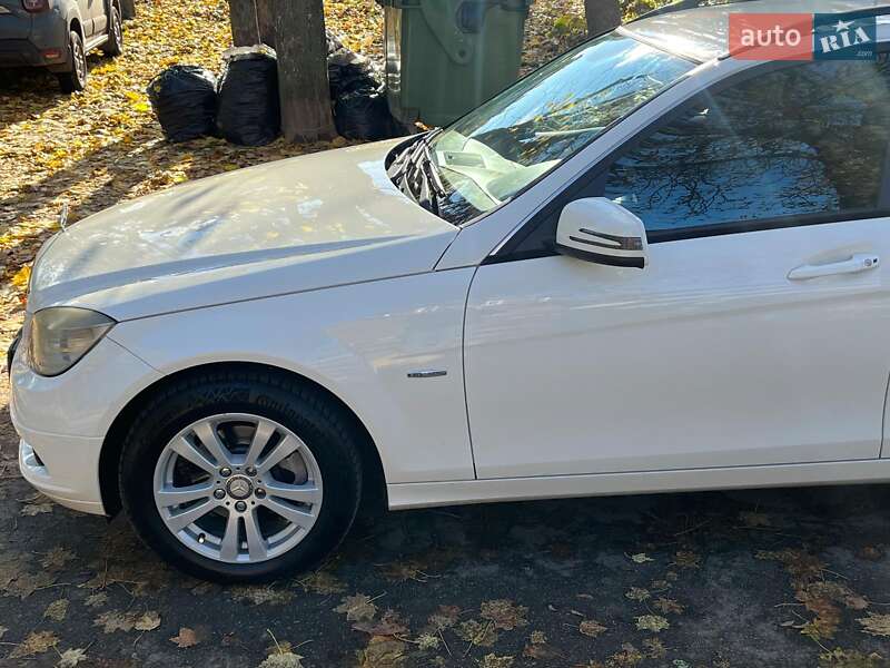 Универсал Mercedes-Benz C-Class 2010 в Киеве