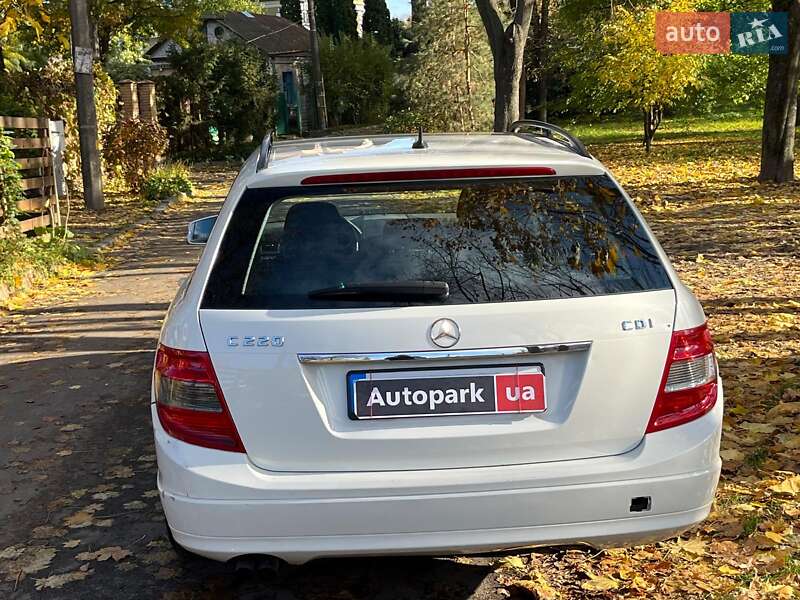 Универсал Mercedes-Benz C-Class 2010 в Киеве