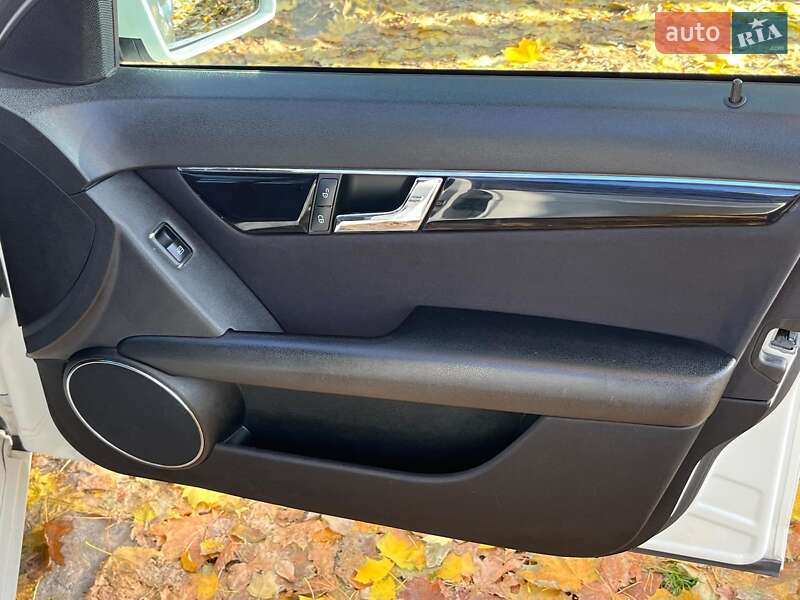 Универсал Mercedes-Benz C-Class 2010 в Киеве
