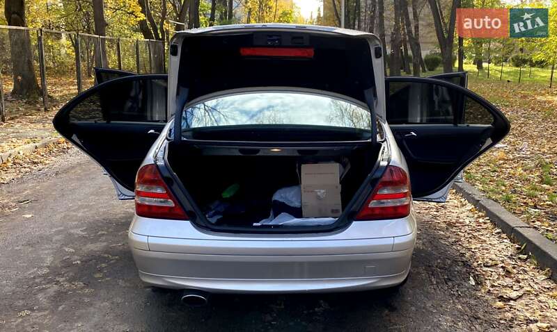 Седан Mercedes-Benz C-Class 2006 в Києві фото 27 Седан Mercedes-Benz C-Class 2006 в Києві
