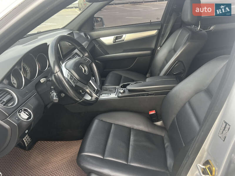 Седан Mercedes-Benz C-Class 2011 в Києві фото 10 Седан Mercedes-Benz C-Class 2011 в Києві