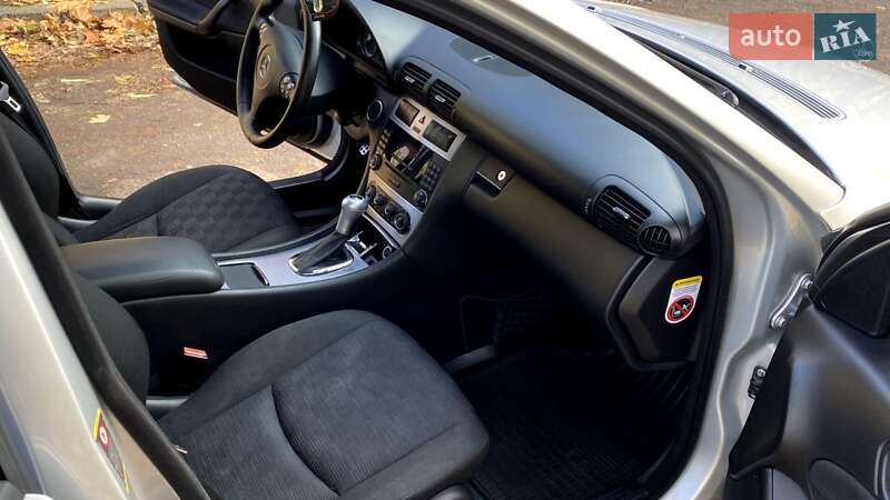 Седан Mercedes-Benz C-Class 2006 в Києві фото 14 Седан Mercedes-Benz C-Class 2006 в Києві