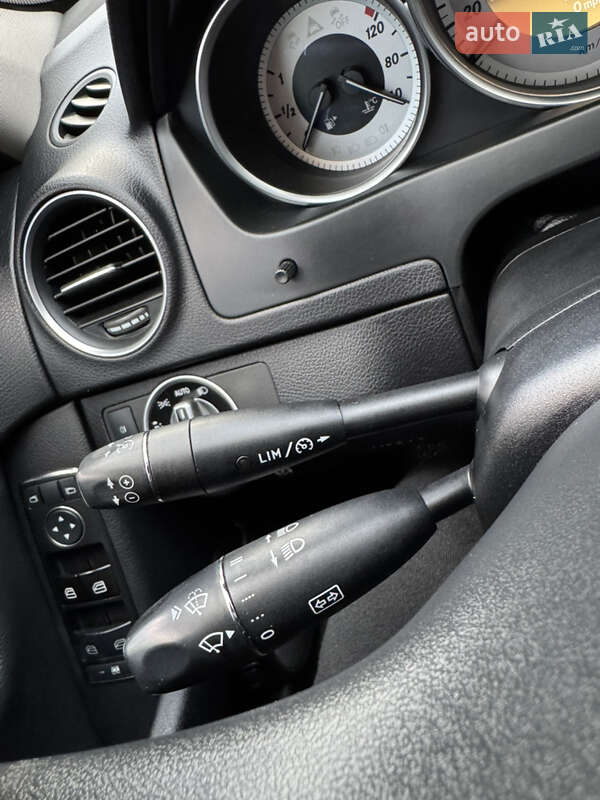Седан Mercedes-Benz C-Class 2011 в Калинівці