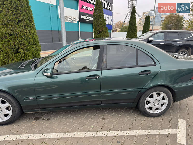Седан Mercedes-Benz C-Class 2001 в Южному