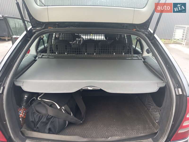 Універсал Mercedes-Benz C-Class 2002 в Луцьку