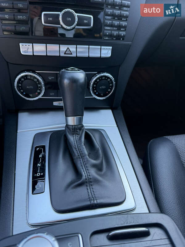 Седан Mercedes-Benz C-Class 2011 в Києві фото 17 Седан Mercedes-Benz C-Class 2011 в Києві