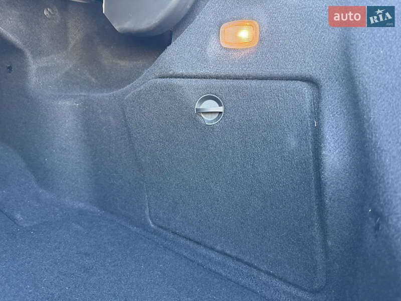 Седан Mercedes-Benz C-Class 2011 в Києві фото 24 Седан Mercedes-Benz C-Class 2011 в Києві