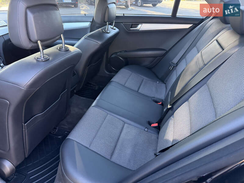 Седан Mercedes-Benz C-Class 2011 в Києві фото 26 Седан Mercedes-Benz C-Class 2011 в Києві
