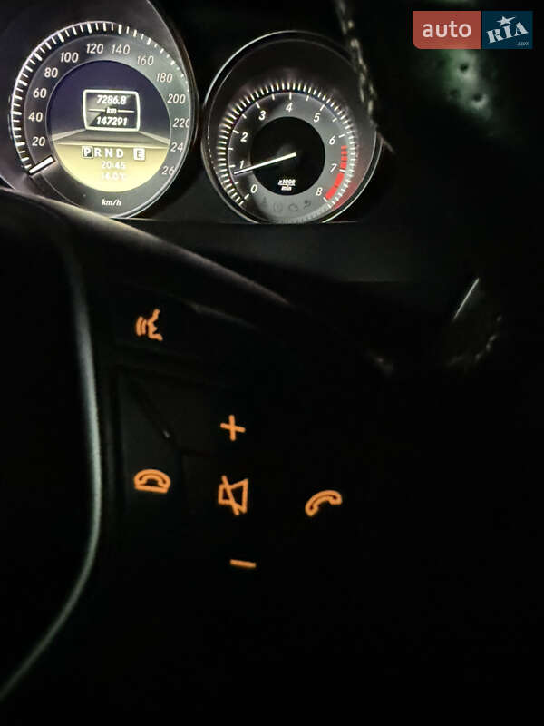 Седан Mercedes-Benz C-Class 2011 в Києві фото 44 Седан Mercedes-Benz C-Class 2011 в Києві