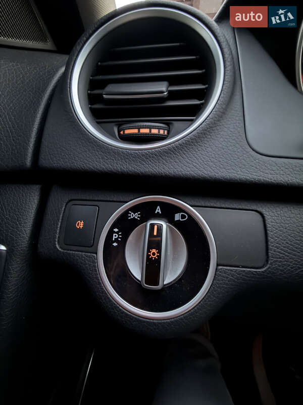 Седан Mercedes-Benz C-Class 2011 в Києві фото 71 Седан Mercedes-Benz C-Class 2011 в Києві