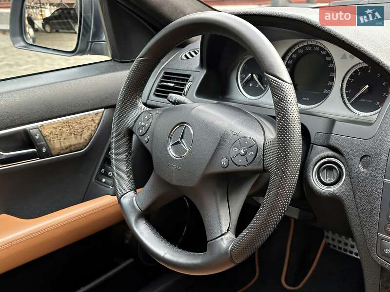 Седан Mercedes-Benz C-Class 2008 в Одесі фото 37 Седан Mercedes-Benz C-Class 2008 в Одесі