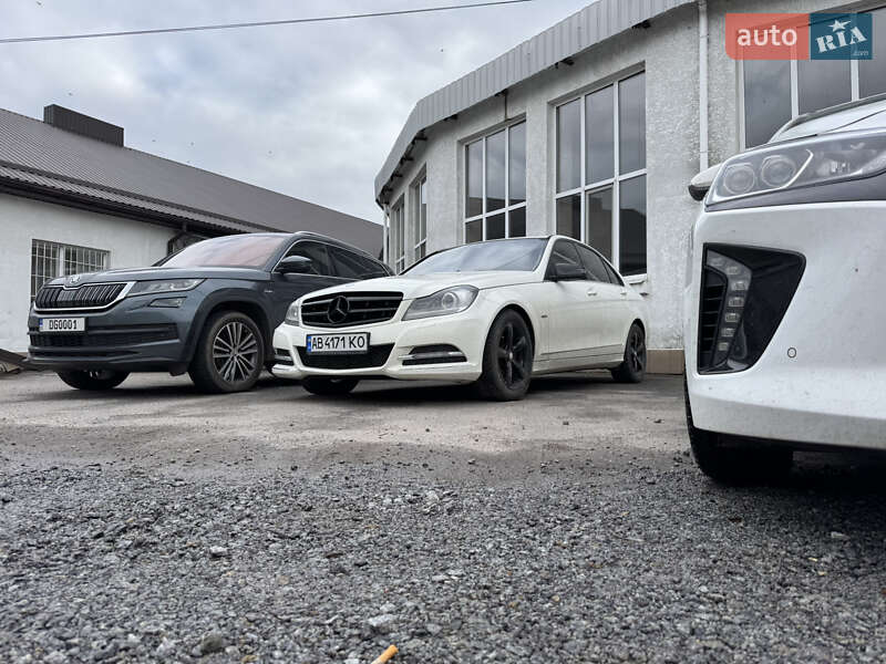 Седан Mercedes-Benz C-Class 2011 в Калинівці