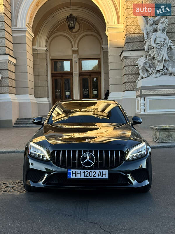 Седан Mercedes-Benz C-Class 2018 в Одесі фото 27 Седан Mercedes-Benz C-Class 2018 в Одесі