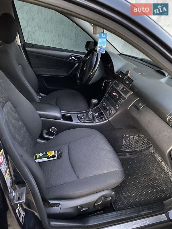 Седан Mercedes-Benz C-Class 2004 в Балті фото 5 Седан Mercedes-Benz C-Class 2004 в Балті