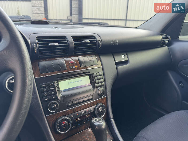 Седан Mercedes-Benz C-Class 2004 в Нетешине фото 34 Седан Mercedes-Benz C-Class 2004 в Нетешине