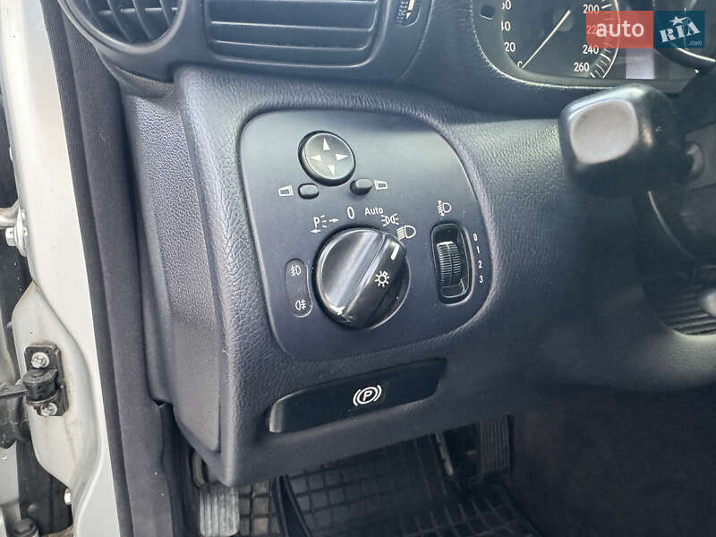 Седан Mercedes-Benz C-Class 2004 в Нетешине фото 36 Седан Mercedes-Benz C-Class 2004 в Нетешине